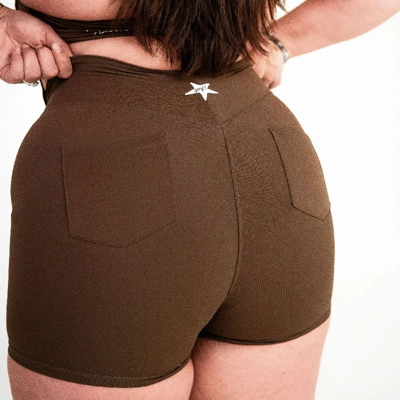 BROWN-ROCKSTAR '24- V-WAIST SCRUNCH SHORTS